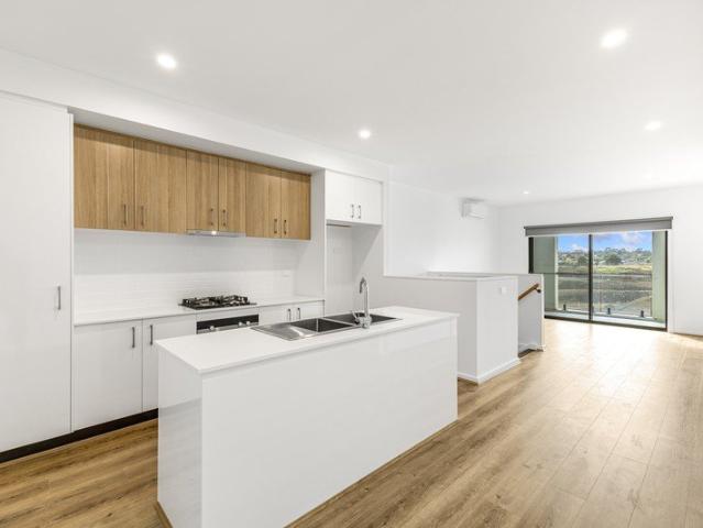 Modern 2 Bedroom Townhome!
