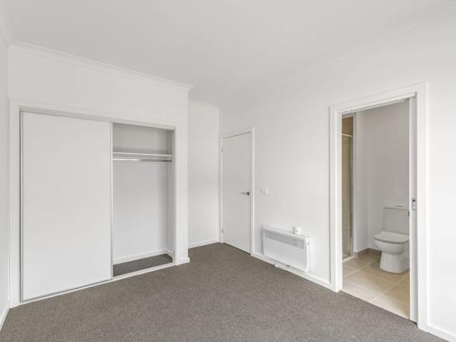Modern 2 Bedroom Townhome!