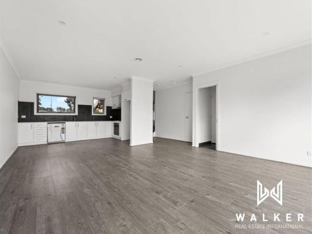 Modern 2 Bedroom Townhouse with Ensuite