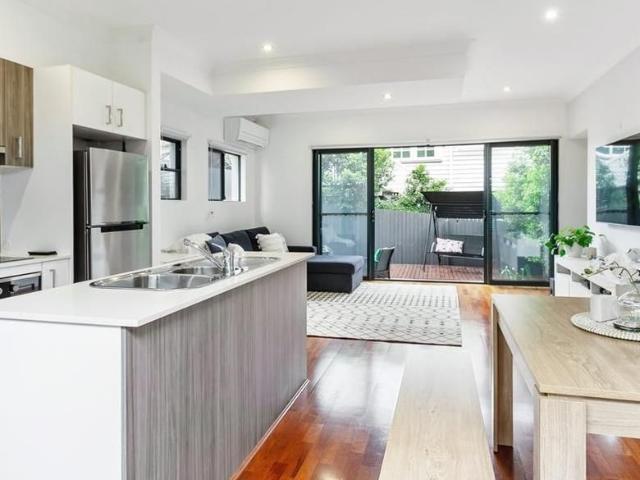 Modern 2 Bedroom Townhouse with Entertaining Appeal