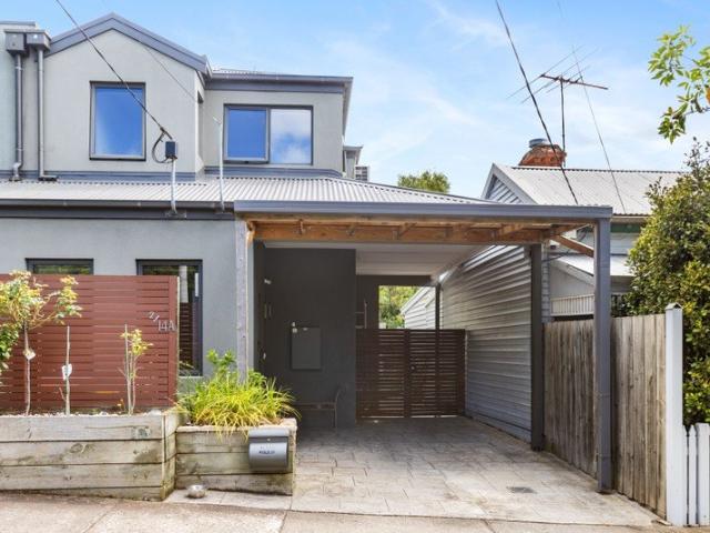 Modern 2 Bedroom Townhouse in the Heart of Seddon FURNISHED