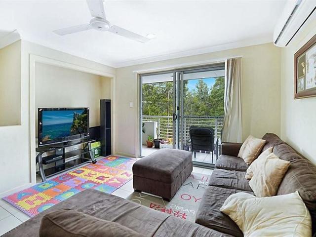 Modern 2 Bedroom Townhouse in a Convenient Coomera Location