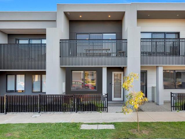 Modern 2 Bedroom Townhouse in Prime Kalkallo Location
