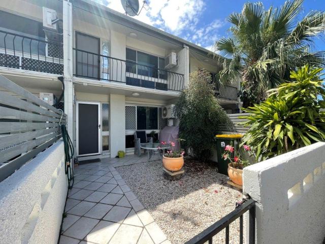 Modern 2 Bedroom Townhouse in Prime North Ward Location