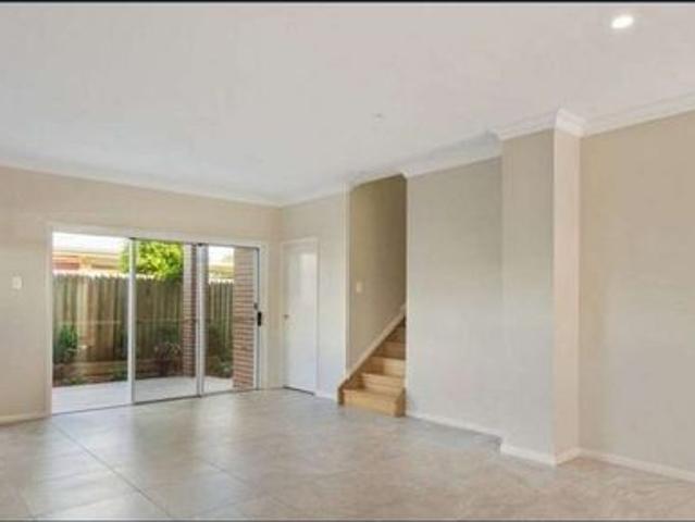 Modern 2 Bedroom Townhouse in Sought After Kearneys Spring