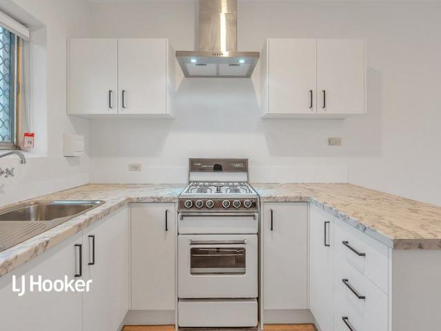 Modern 2 Bedroom unit !