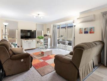 Modern 2 Bedroom Unit