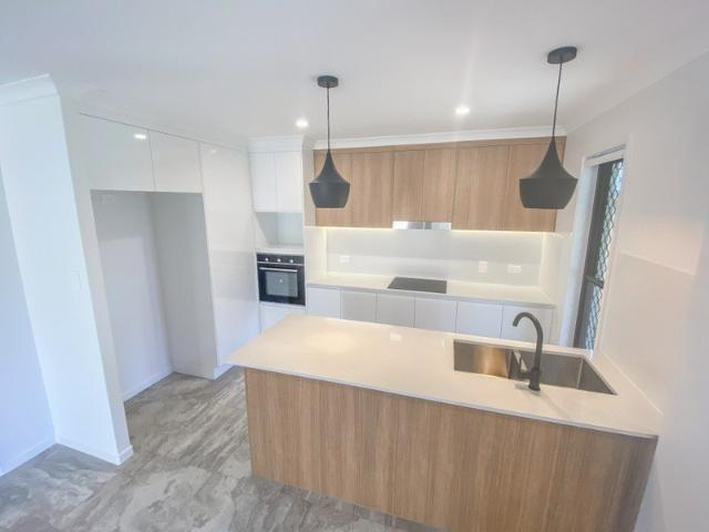 Modern 2 bedroom unit