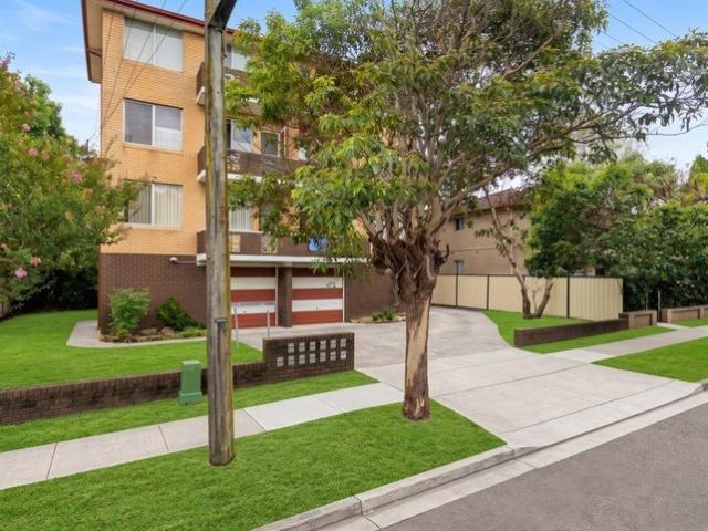 Modern 2 Bedroom Unit!
