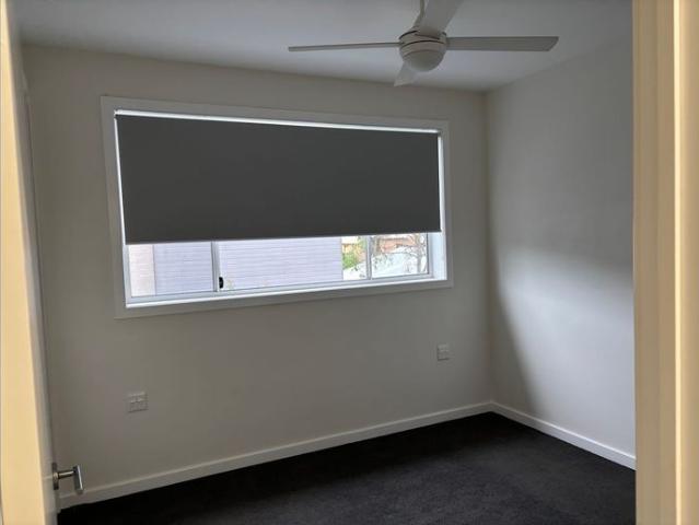 Modern 2 bedroom unit close to public transport