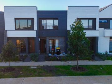 Modern 2 Bedroom Unit in Convenient Thornhill Park Location