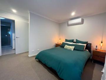 Modern 2 Bedroom Unit in Convenient Thornhill Park Location