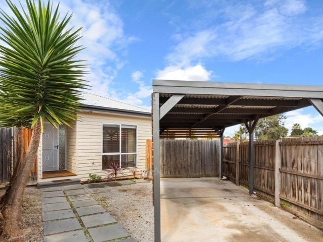 Modern 2 Bedroom Unit in Convenient Werribee Location