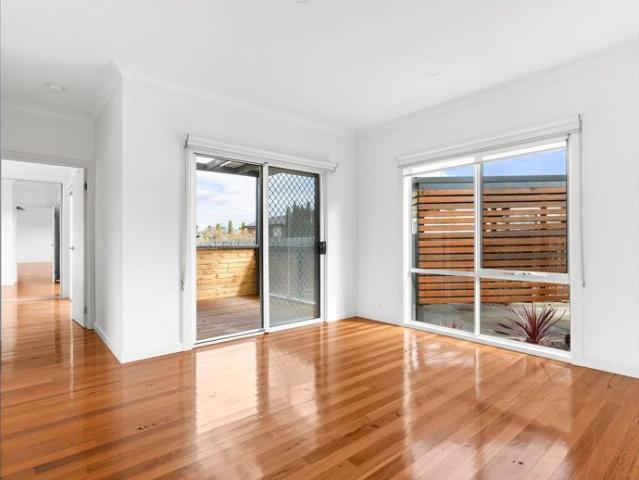 Modern 2 Bedroom Unit in Convenient Werribee Location
