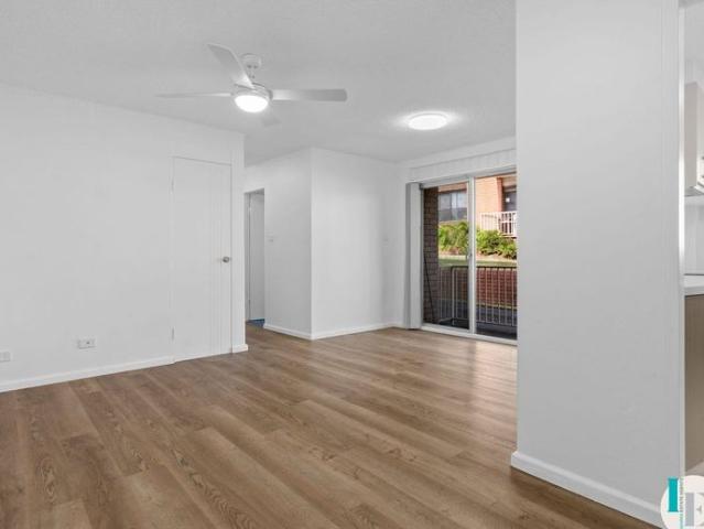 Modern 2 Bedroom Unit in Convenient Wollongong Location