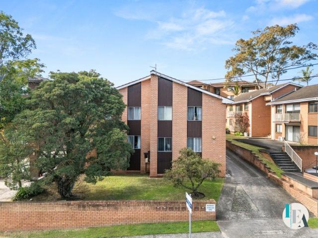 Modern 2 Bedroom Unit in Convenient Wollongong Location