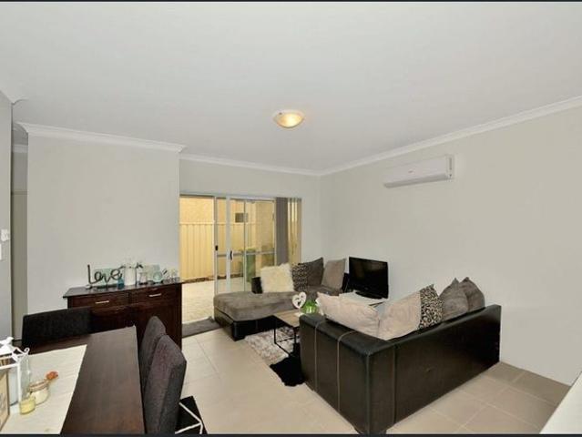 Modern 2 Bedroom Unit in Convenient Mandurah Location