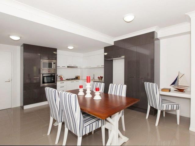 Modern 2 Bedroom Unit in Coopers Plains