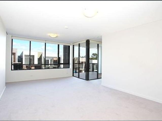 Modern 2 Bedroom Unit in a Beautiful Location