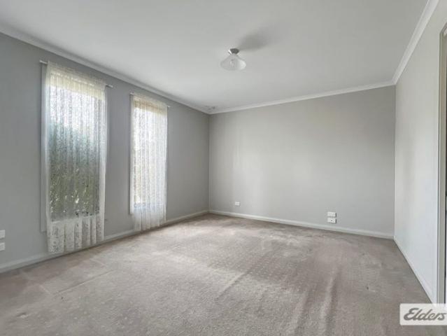 Modern 2 Bedroom Unit in a Quiet Complex