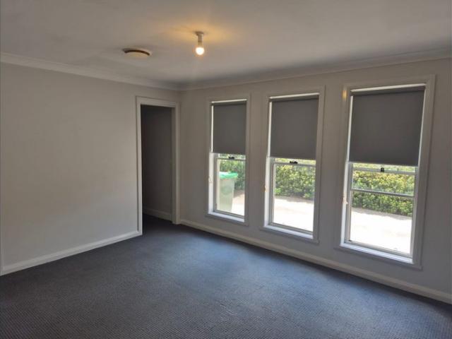 Modern 2 Bedroom Unit in a Quiet Location