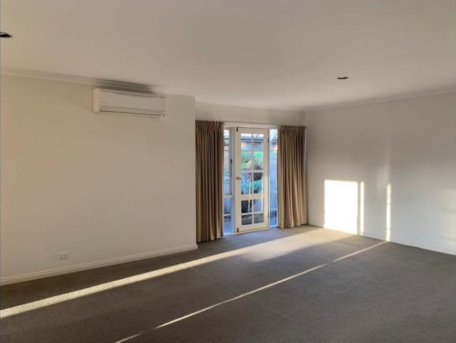 MODERN 2 BEDROOM UNIT IN BERWICK