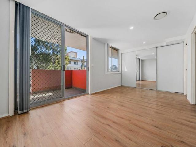 Modern 2 Bedroom Unit In Ideal Location