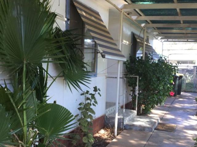 Modern 2 bedroom unit in peaceful location