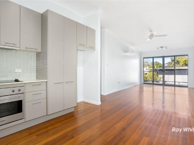 Modern 2 Bedroom Unit in Prime Beachside Location