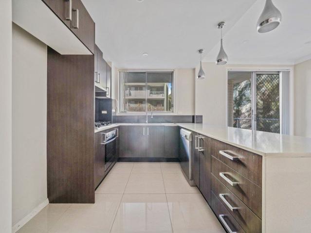 Modern 2 Bedroom Unit in Prime Location