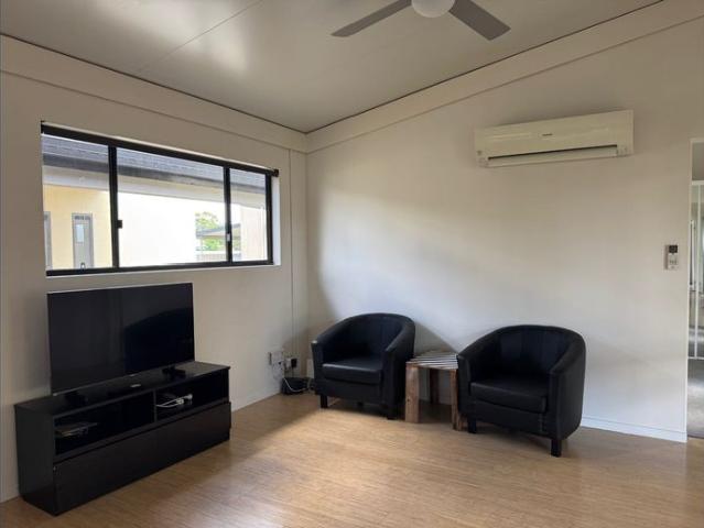 Modern 2 Bedroom Unit in Prime Nebo Location