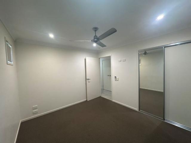 Modern 2 Bedroom Unit in Quiet Complex