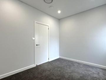 Modern 2 Bedroom Unit in Toukley!