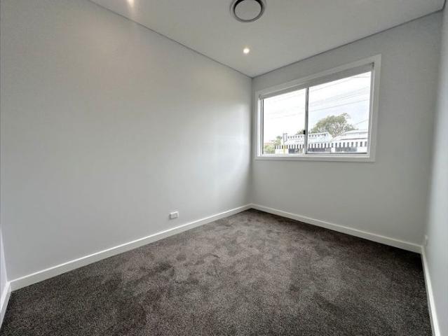Modern 2 Bedroom Unit in Toukley!