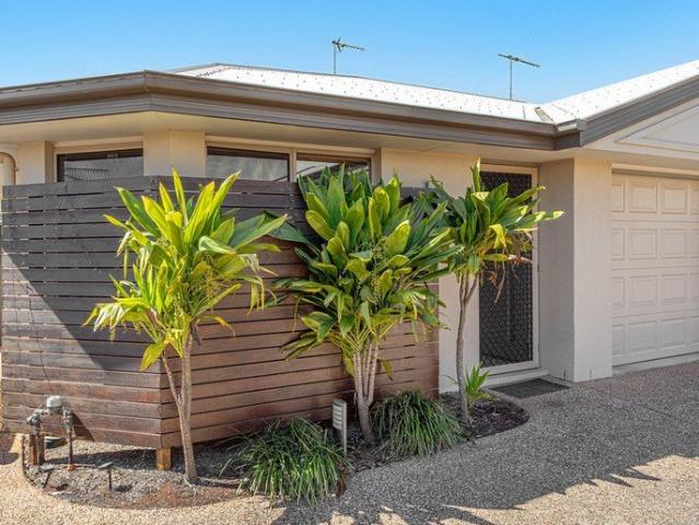 Modern 2 Bedroom Unit with 2 Ensuites & Spacious Courtyard