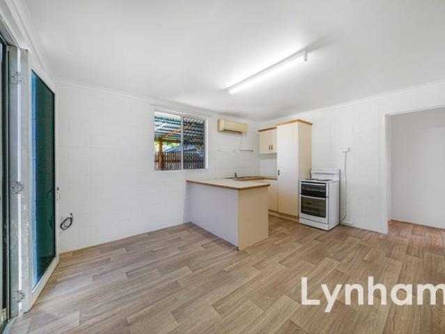 Modern 2 Bedroom Unit With Yard
