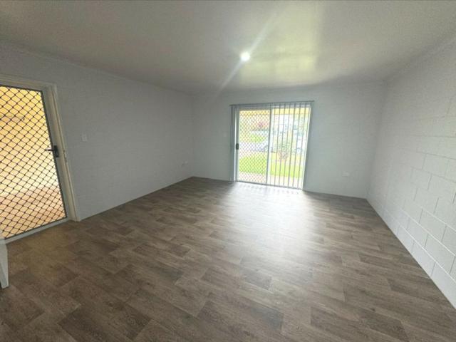 Modern 2 Bedroom Unit with Carport & Garden Shed