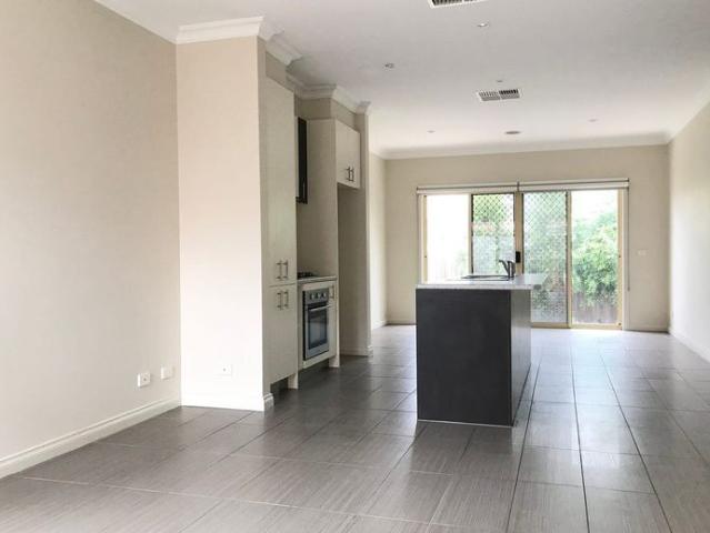 Modern 2 Bedroom Unit with Courtyard & Secure Garage in Preston