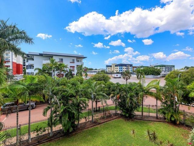 Modern 2 Bedroom Unit with Great Views, renovated bathrooms READY TO MOVE IN