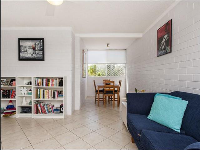 Modern 2 Bedroom Unit with Nature on Your Doorstep available 5th October