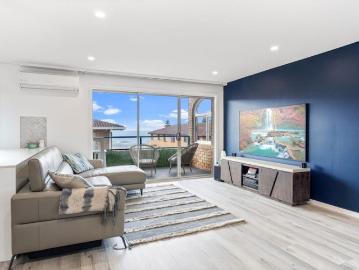 Modern 2 Bedroom Unit with Ocean Glimpses