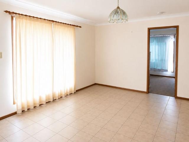 Modern 2 Bedroom Unit with Private Courtyard