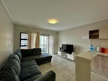 modern 2 bedroom, 1 bathroom apartme.