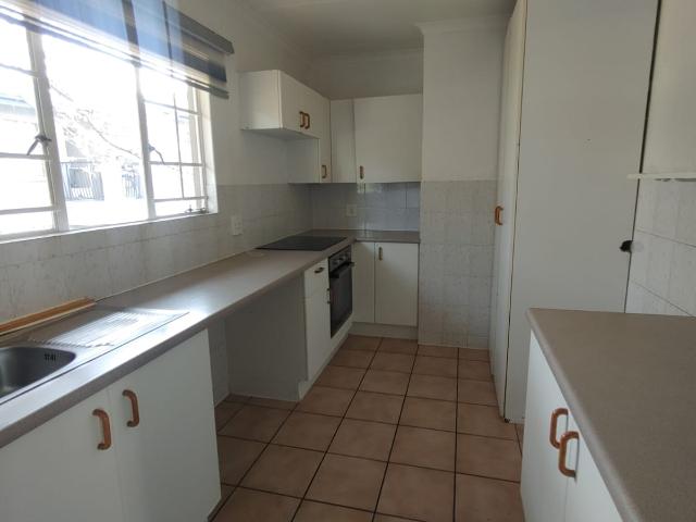 MODERN 2 BEDROOM, 2 BATHROOM APARTMENT TO RENT IN BOSKRUIN, RANDBURG