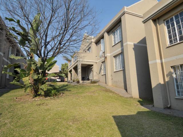 Modern 2 Bedroom, 2 Bathroom Apartment to rent in Erasmuskloof
