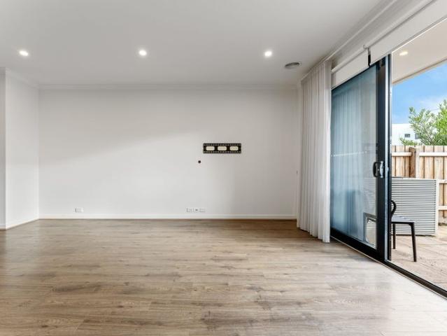 Modern 2 Bedroom, 2 Bathroom Apartment