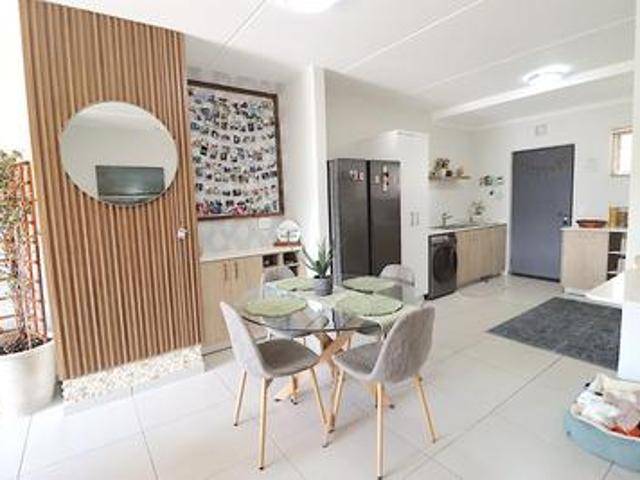 modern 2 bedroom 2 bathroom apartmen.