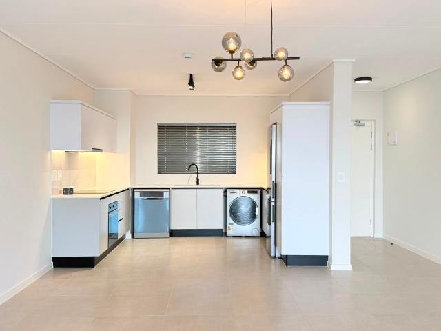 Modern 2 Bedroom, 2 Bathroom Penthouse to Rent – De Aan Zicht Lifestyle Estate, Richwood