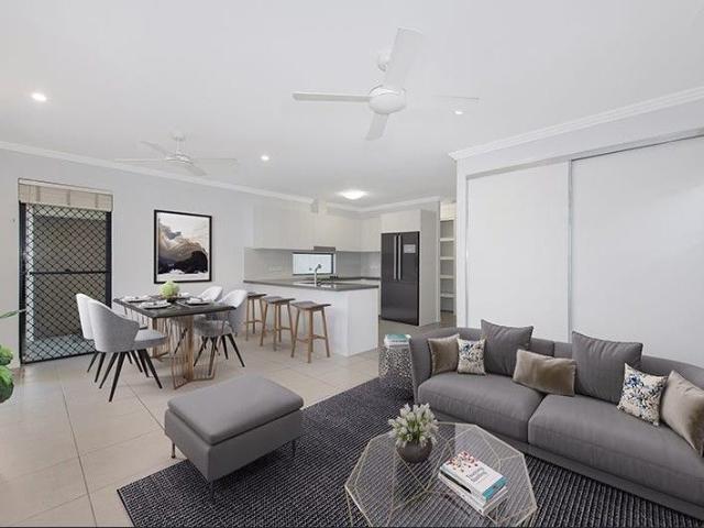 Modern 2 Bedroom, 2 Bathroom Unit in Convenient Location!