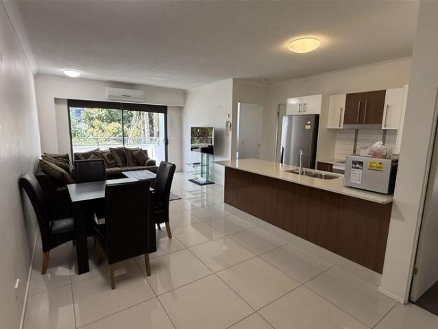 Modern 2 Bedrooms Apartment for Rent in the Heart of Southport